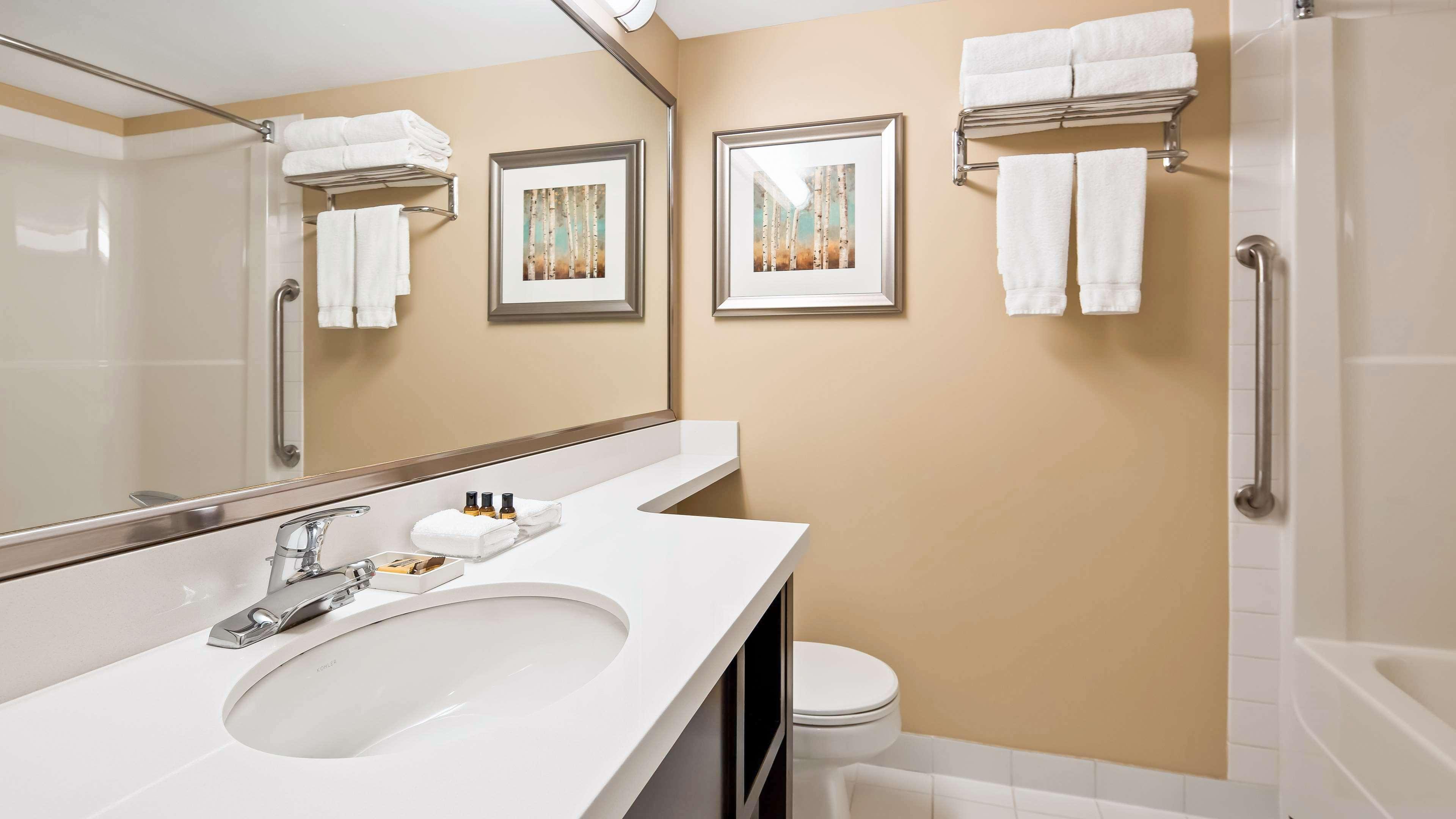 Best Western Plus Winnipeg Airport Hotel Eksteriør bilde